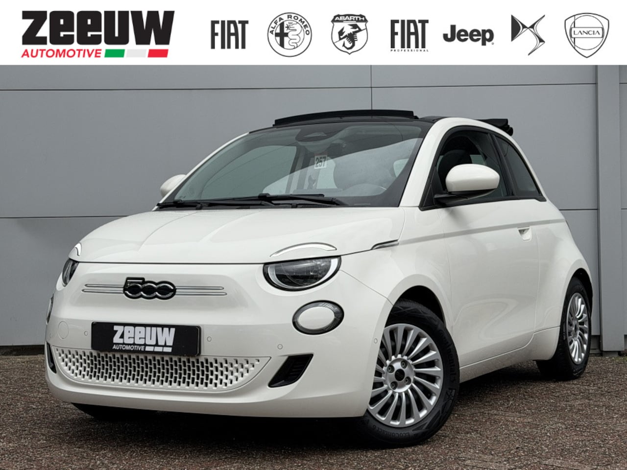 Fiat 500e - Cabrio 42 kWh | Carplay | Winter | Camera | Comfort | Keyless - AutoWereld.nl