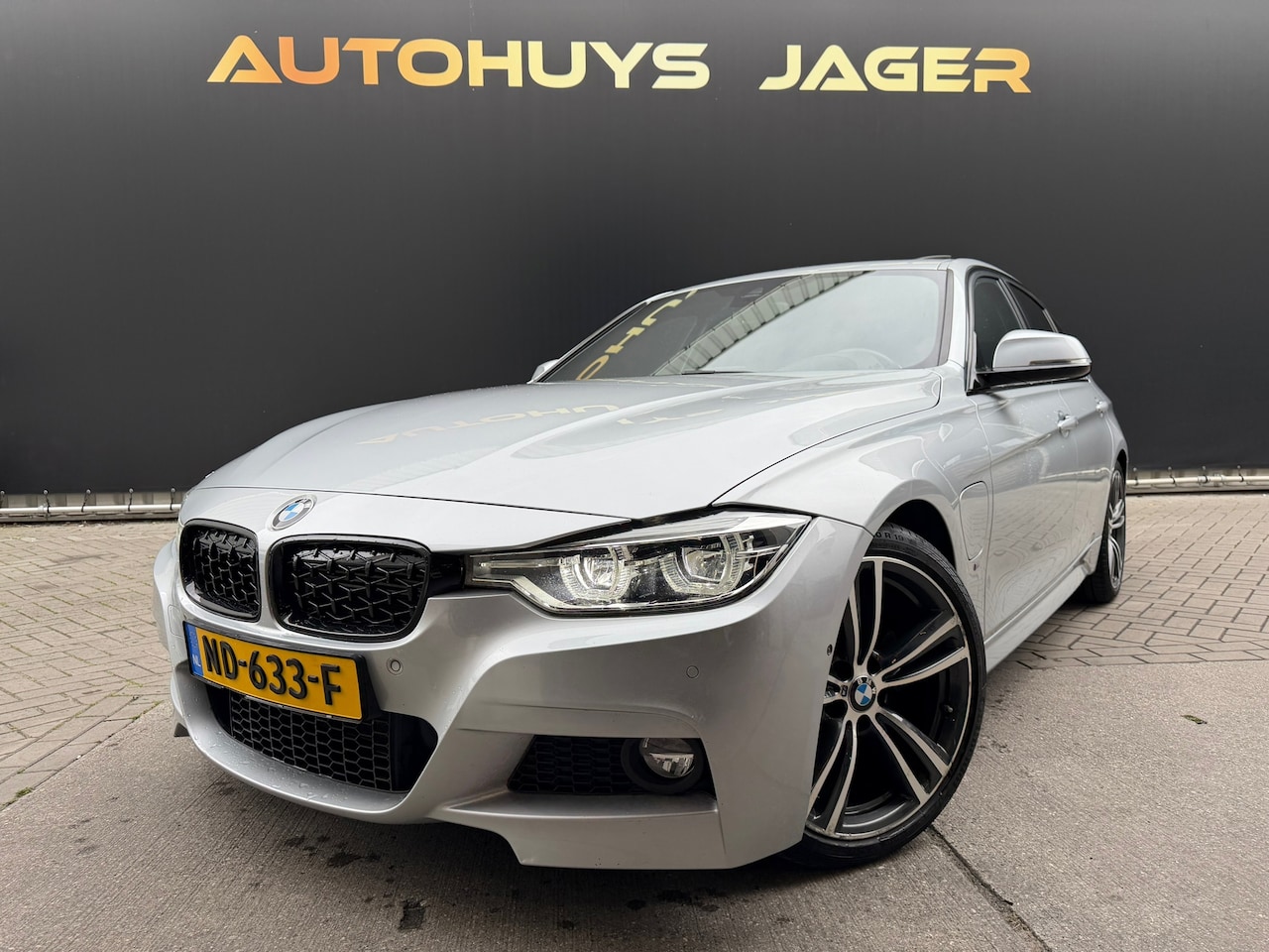 BMW 3-serie - 330e M-Pakket High Executive Pano Leer 360 Dodehoek H&U Memory Automaat - AutoWereld.nl