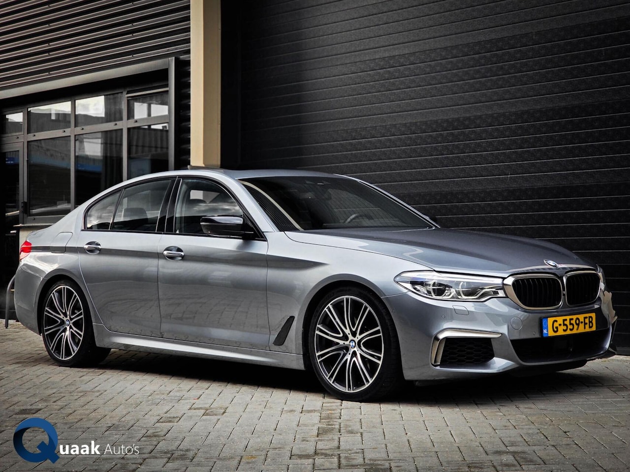 BMW 5-serie - M550i xDrive Individual | PANO | BOWERS&WILKINS | SOFTCLOSE | HUD - AutoWereld.nl