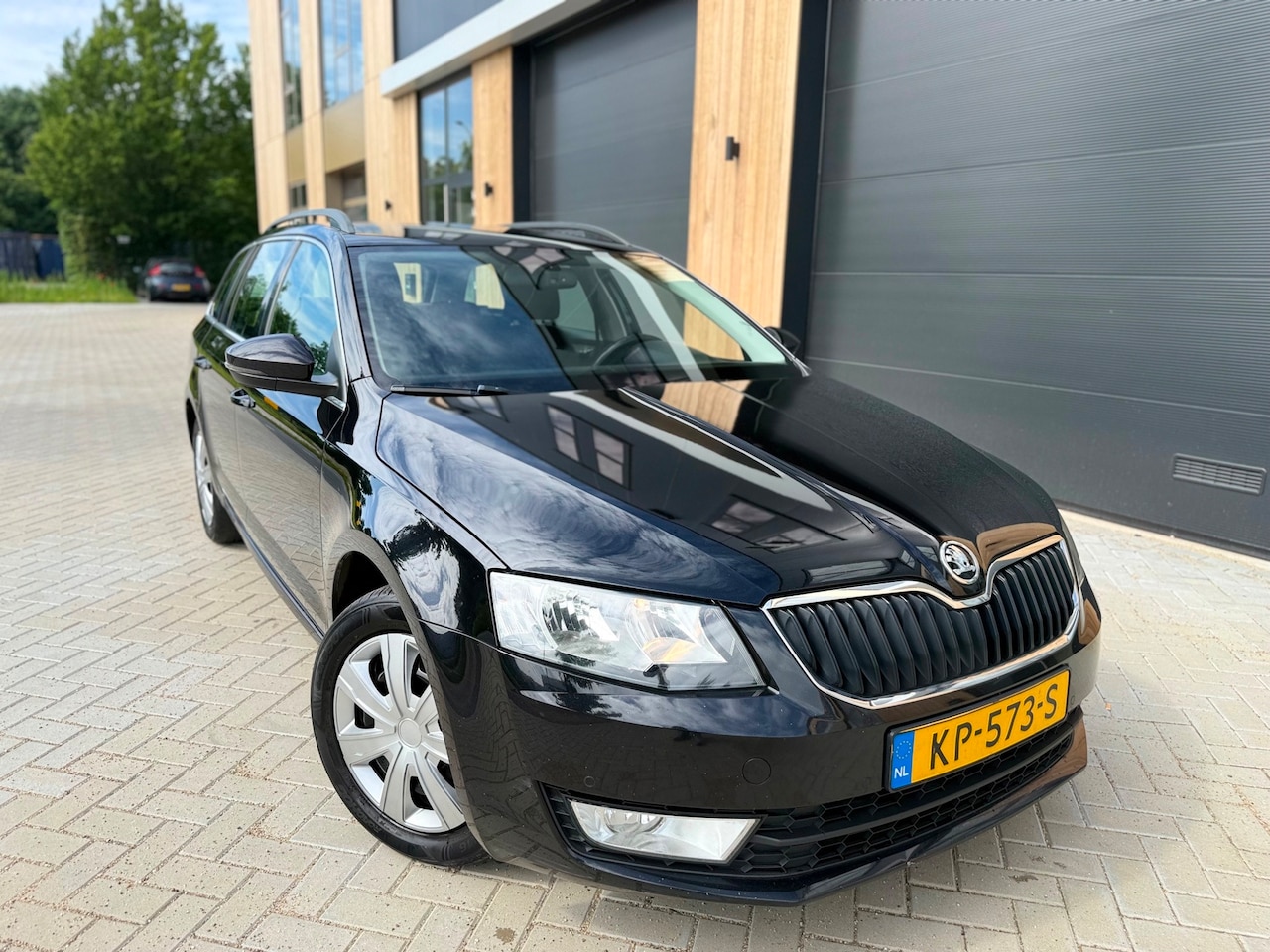 Skoda Octavia Combi - 1.6 TDI Businessline (bj 2016) DSG NAVI|CLIMA|BTW|STOELVERW! - AutoWereld.nl