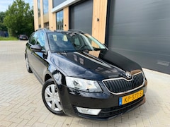 Skoda Octavia Combi - 1.6 TDI Businessline (bj 2016) DSG NAVI|CLIMA|BTW|STOELVERW