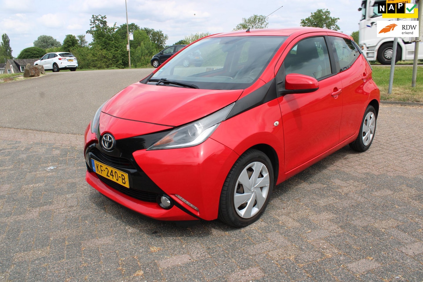 Toyota Aygo - 1.0 VVT-i x-play 1.0 VVT-i x-play - AutoWereld.nl