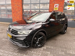 Volkswagen Tiguan - 1.5 TSI R-Line Black pack | Key less| Camera | Stuurverwarming |