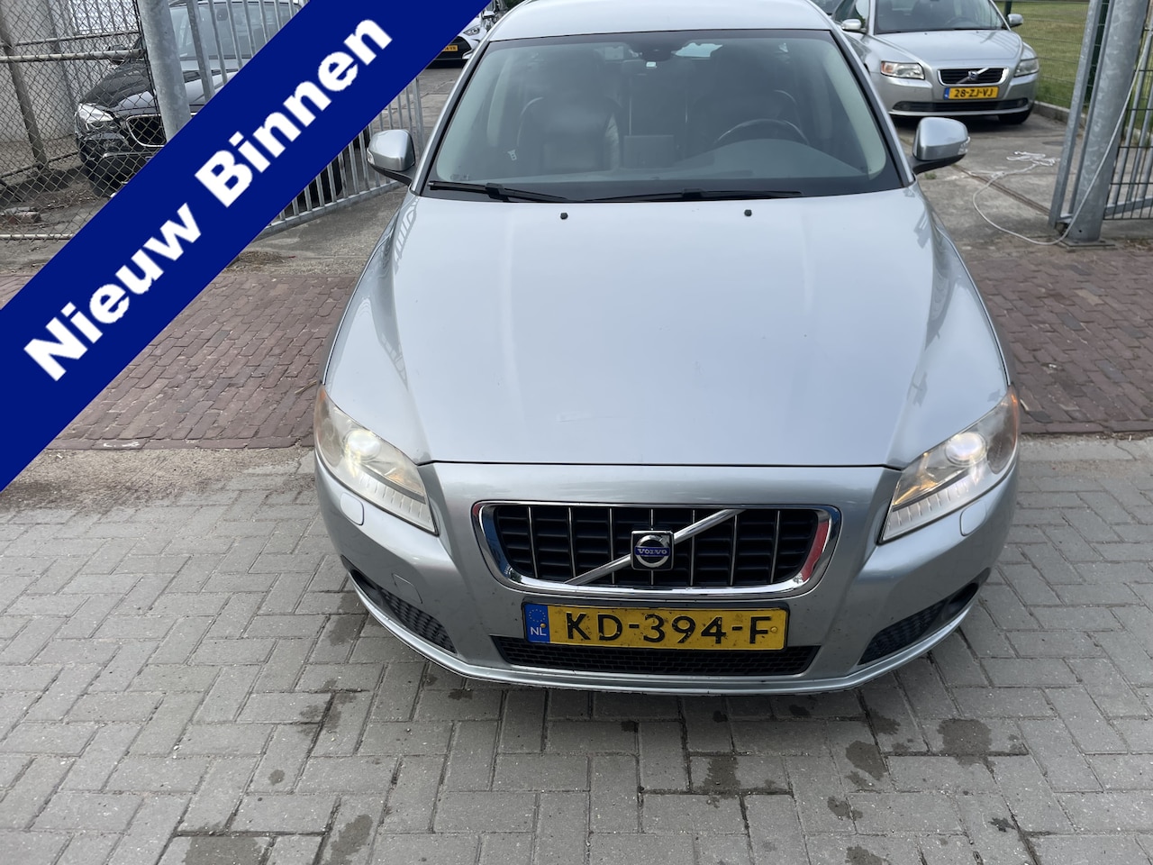 Volvo V70 - 2.4 D5 Summum Automaat leer vele opties rijdt zeer goed zie foto’s - AutoWereld.nl