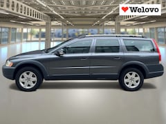Volvo XC70 - 2.5 T Momentum dealer onderhouden, leder interieurs, carkit