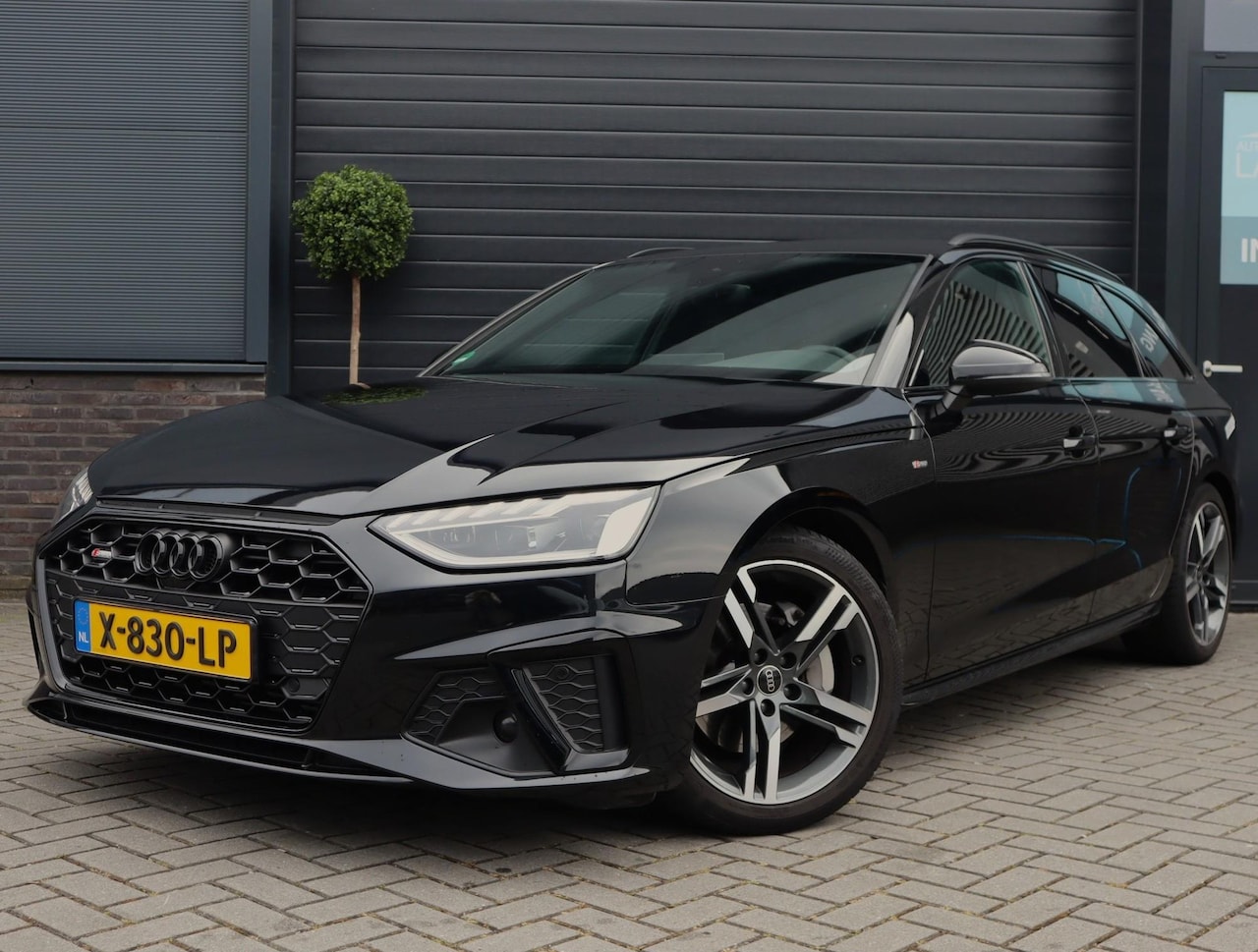Audi A4 Avant - 40 TFSI S edition Competition | Trehaak | Digitaal | Carplay - AutoWereld.nl