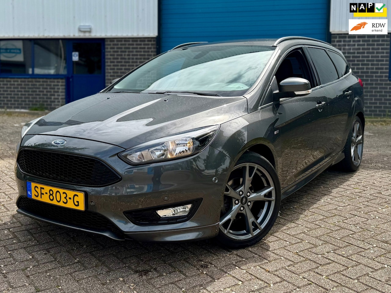 Ford Focus Wagon - 1.0 ST-Line * NAP * NIEUWE DISTRIBUTIE * - AutoWereld.nl
