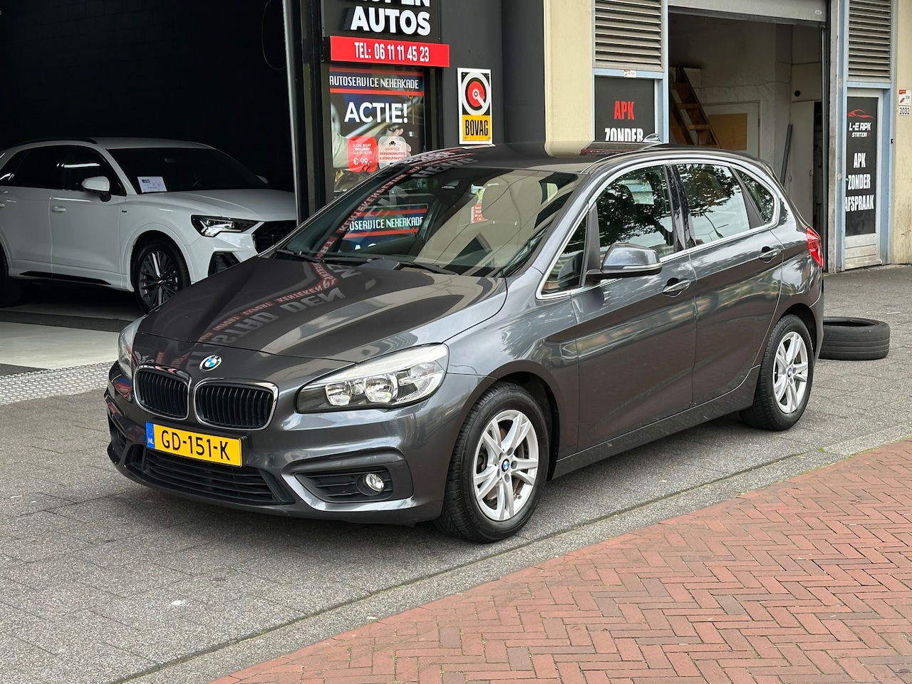 BMW 2-serie Active Tourer - 218d Essential Automaat Navi - AutoWereld.nl