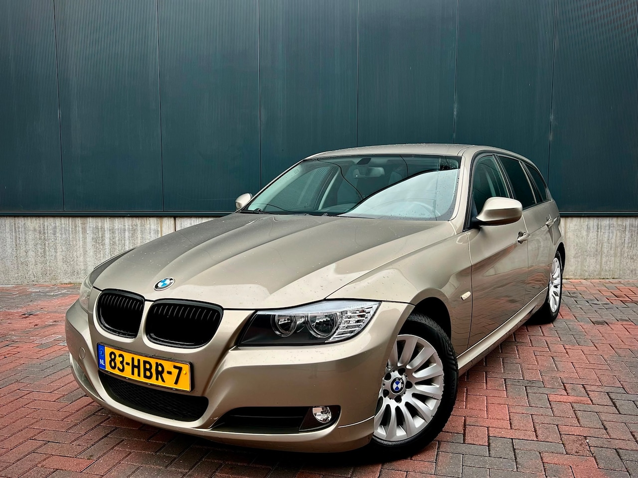 BMW 3-serie Touring - 318i Business Line * Aut * Navi * Cruise * Climate * Trekhaak * - AutoWereld.nl