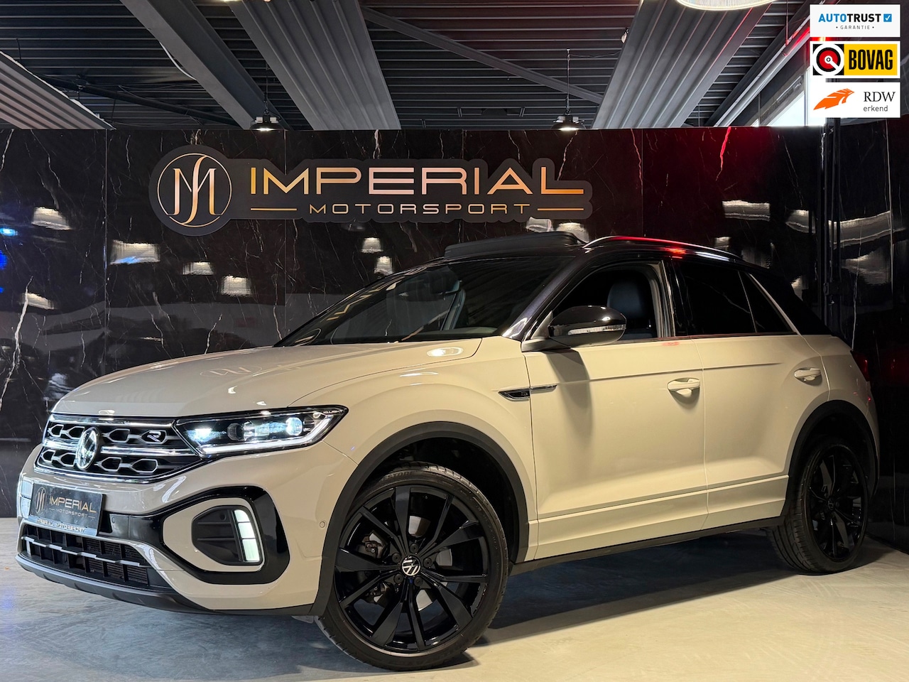 Volkswagen T-Roc - 1.5 TSI R-Line Pano|Keyl|Cam|Trekhaak - AutoWereld.nl