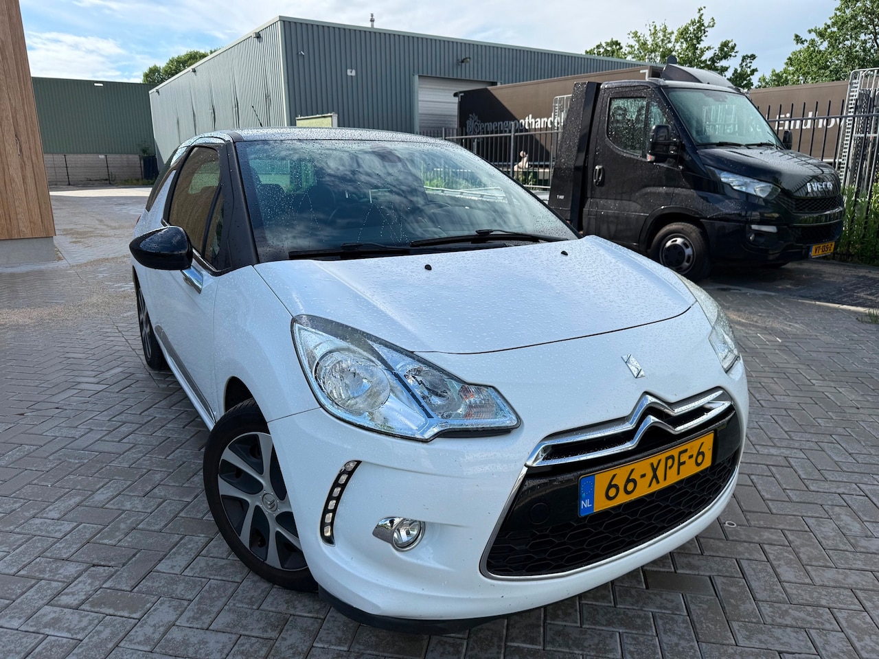 Citroën DS3 - 1.4 e-HDi Chic (bj 2012) AUTOMAAT|NAVI|CLIMA|HIFI|SPORTSTOELEN - AutoWereld.nl