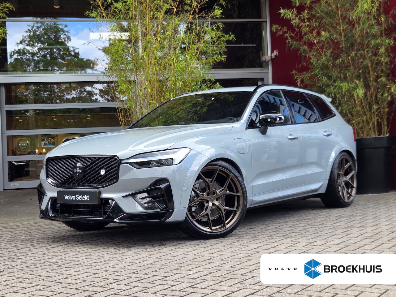 Volvo XC60 - 2.0 T8 455pk Plug-in hybrid AWD Ultra HEICO SPORTIV | 22" VOSSEN HF-5 | Luchtvering | Bowe - AutoWereld.nl