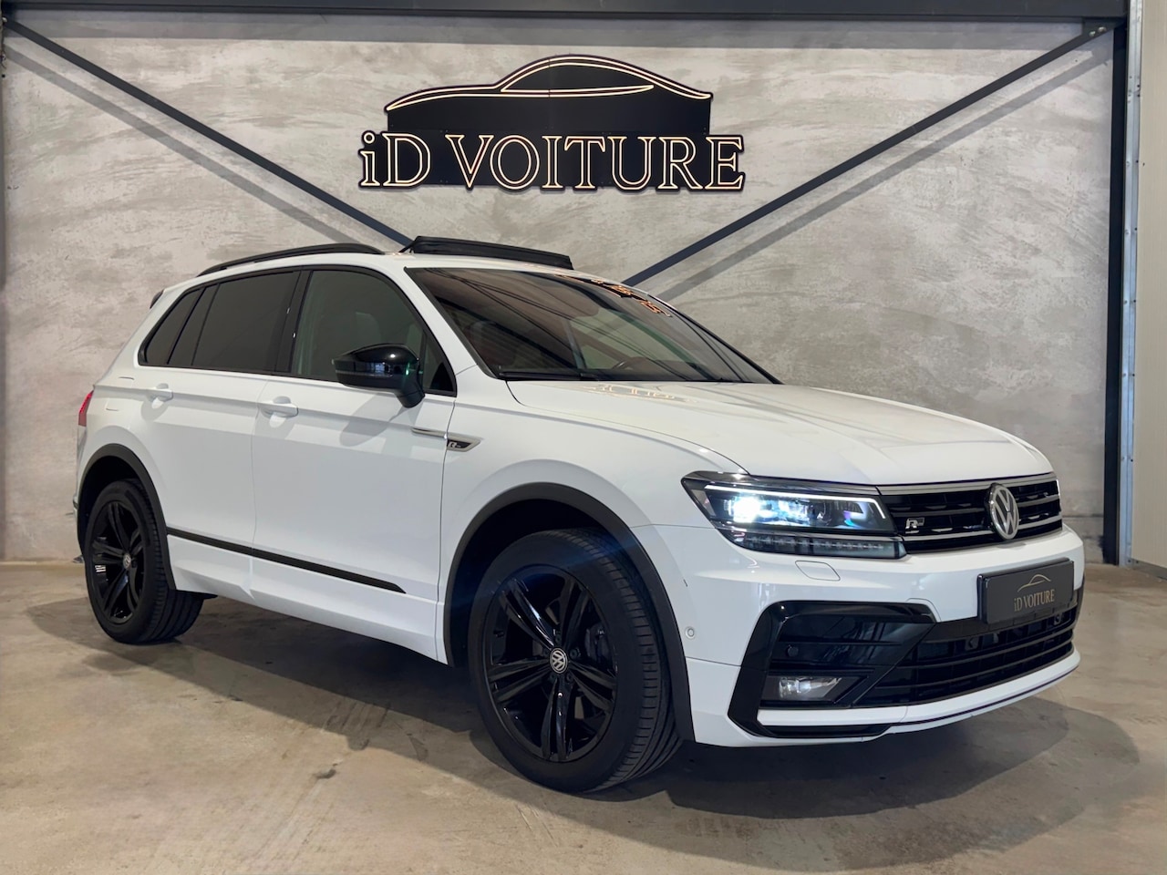 Volkswagen Tiguan - 2.0 TSI 4Motion Highline R-Line 4 motion 190PK LEDER VOL! - AutoWereld.nl