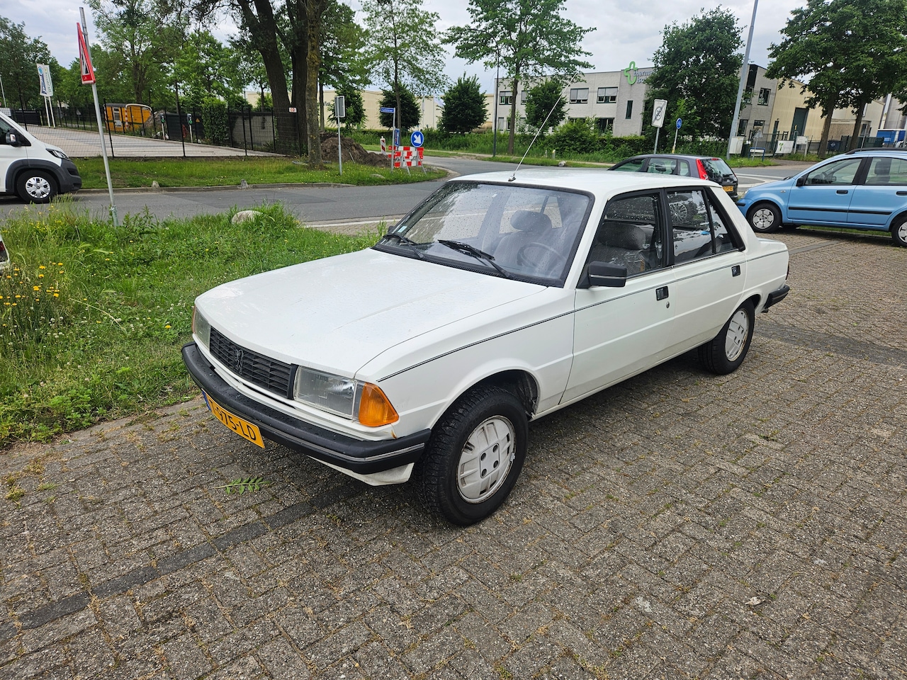 Peugeot 305 - GL 1.5 - AutoWereld.nl