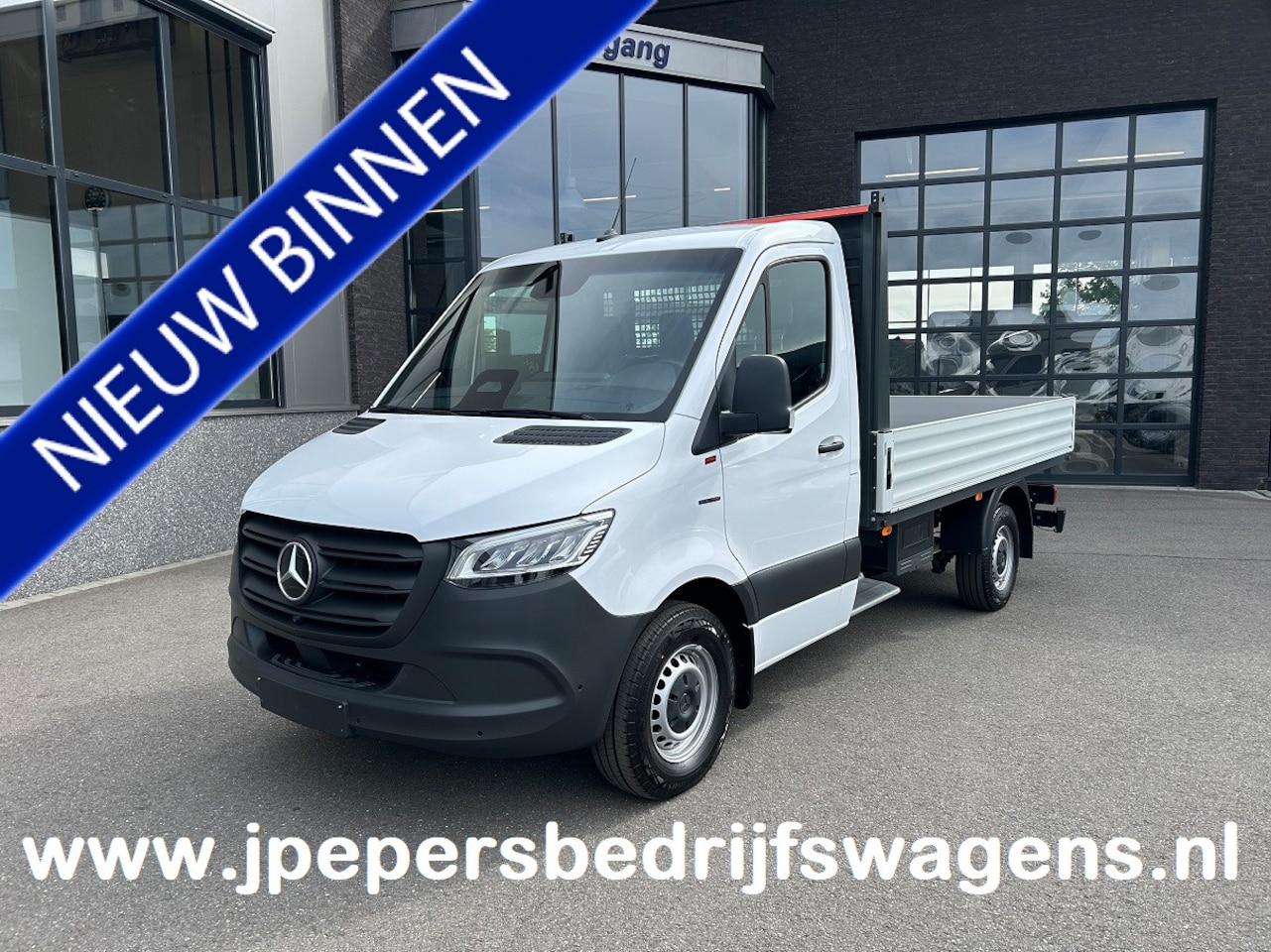 Mercedes-Benz eSprinter - 320 L2 Select 81kWh / Snel laden 115kw / Open laadbak / Trekhaak / Distronic / MBUX / Smar - AutoWereld.nl