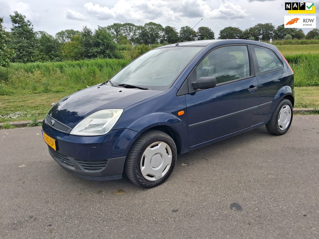Ford Fiesta - 1.25-16V Celebration BJ 2003 Nieuwe apk Bij aflevering - AutoWereld.nl