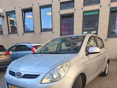 Hyundai i20 - 1.4i DynamicVersion Automat