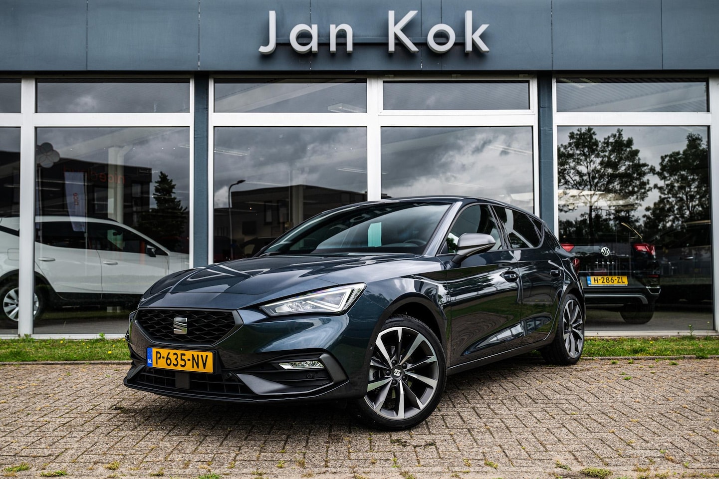 SEAT Leon - 1.5 eTSi 150 pk DSG-7 FR Business Intense | Beats Audio | Stoel-/ Stuurwielverwarming | Ca - AutoWereld.nl