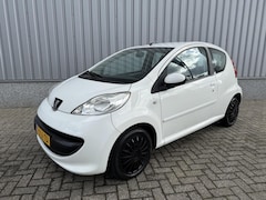 Peugeot 107 - 1.0-12V XR