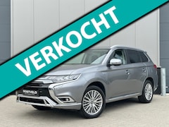 Mitsubishi Outlander - 2.4 PHEV Intense 4WD Trekhaak Camera Carplay Stoelv