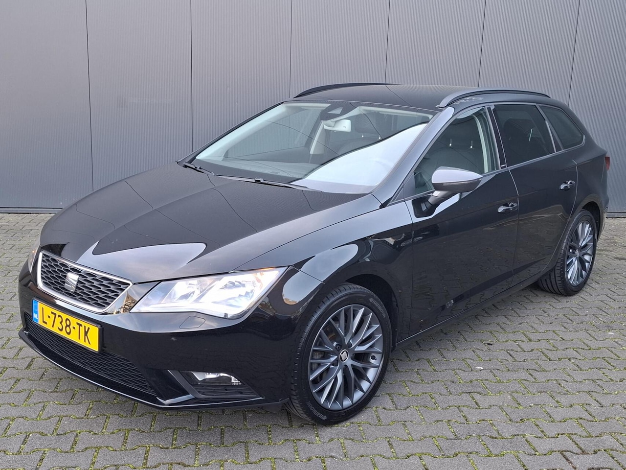 SEAT Leon ST - 1.2 TSI Business / LEDER / AUTOMAAT / CARPLAY / ENZ. - AutoWereld.nl