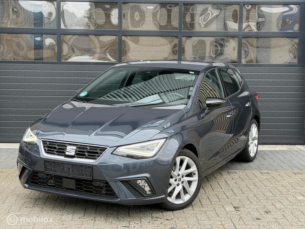 SEAT Ibiza - 1.0 EcoTSI FR Plus Connect | DSG | Virtual | Stoelverw - AutoWereld.nl