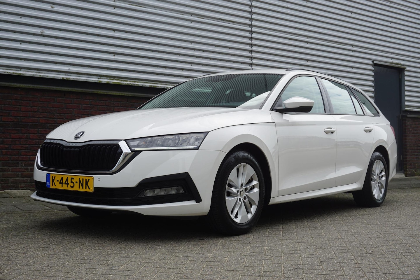 Skoda Octavia Combi - 1.0 TSI Business|Dealeronderhouden|Trekhaak|1eEig. Rijklaarprijs!! - AutoWereld.nl