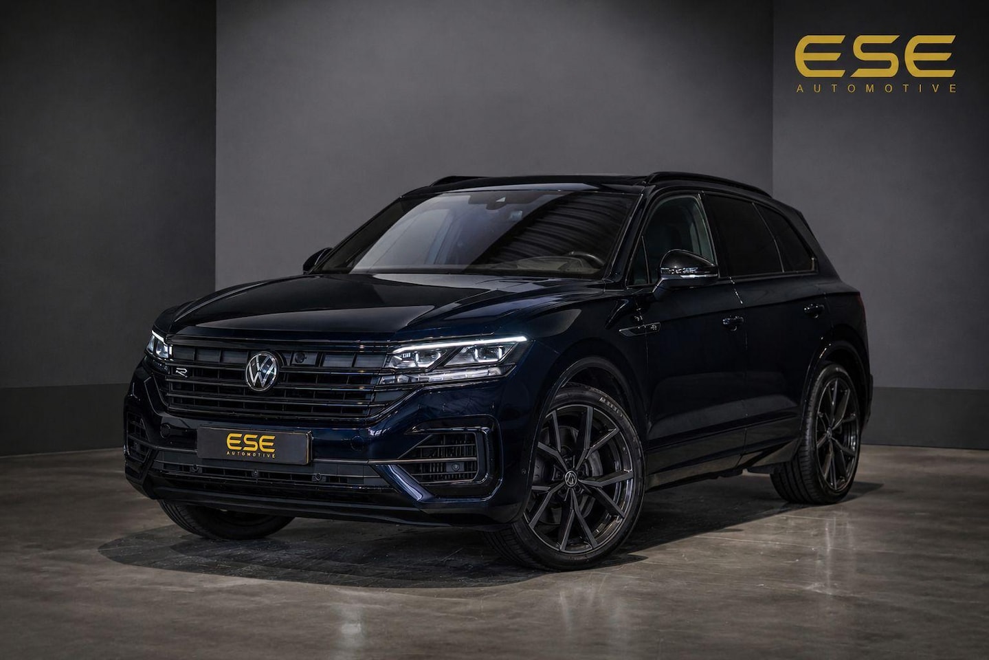 Volkswagen Touareg - 3.0 TSi 4MOTION R | Panorama| Dynaudio | 360 Camera | Nachtzicht | Trekhaak | HUD - AutoWereld.nl