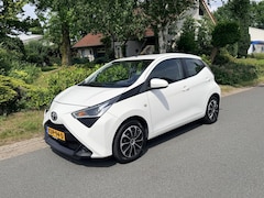 Toyota Aygo - 1.0 VVT-i X-play 72PK Automaat•Airco•Camera