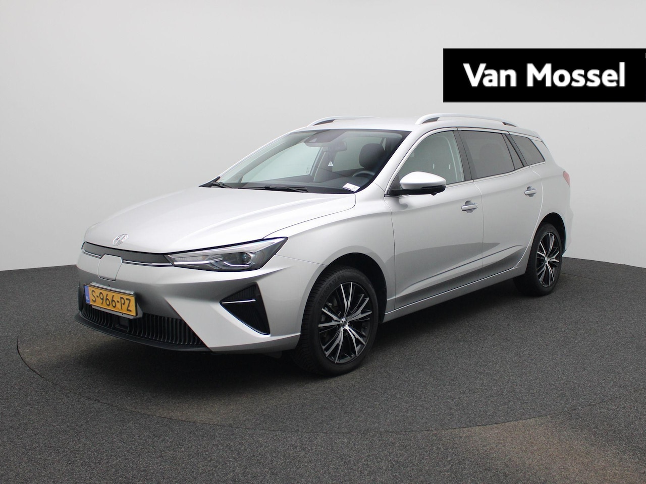 MG MG5 - Long Range Luxury 61 kWh | Leder | Navi | 360 Camera | Apple CarPlay | Adaptive Cruise Con - AutoWereld.nl