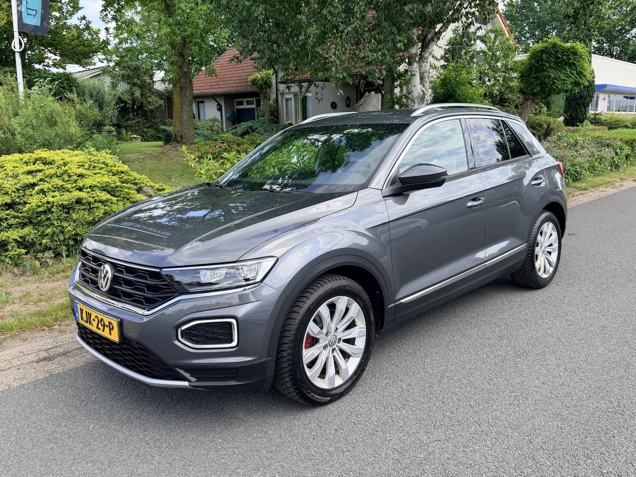 Volkswagen T-Roc - 2.0 TSI DSG 190PK 4Motion•ACC•Trekhaak - AutoWereld.nl