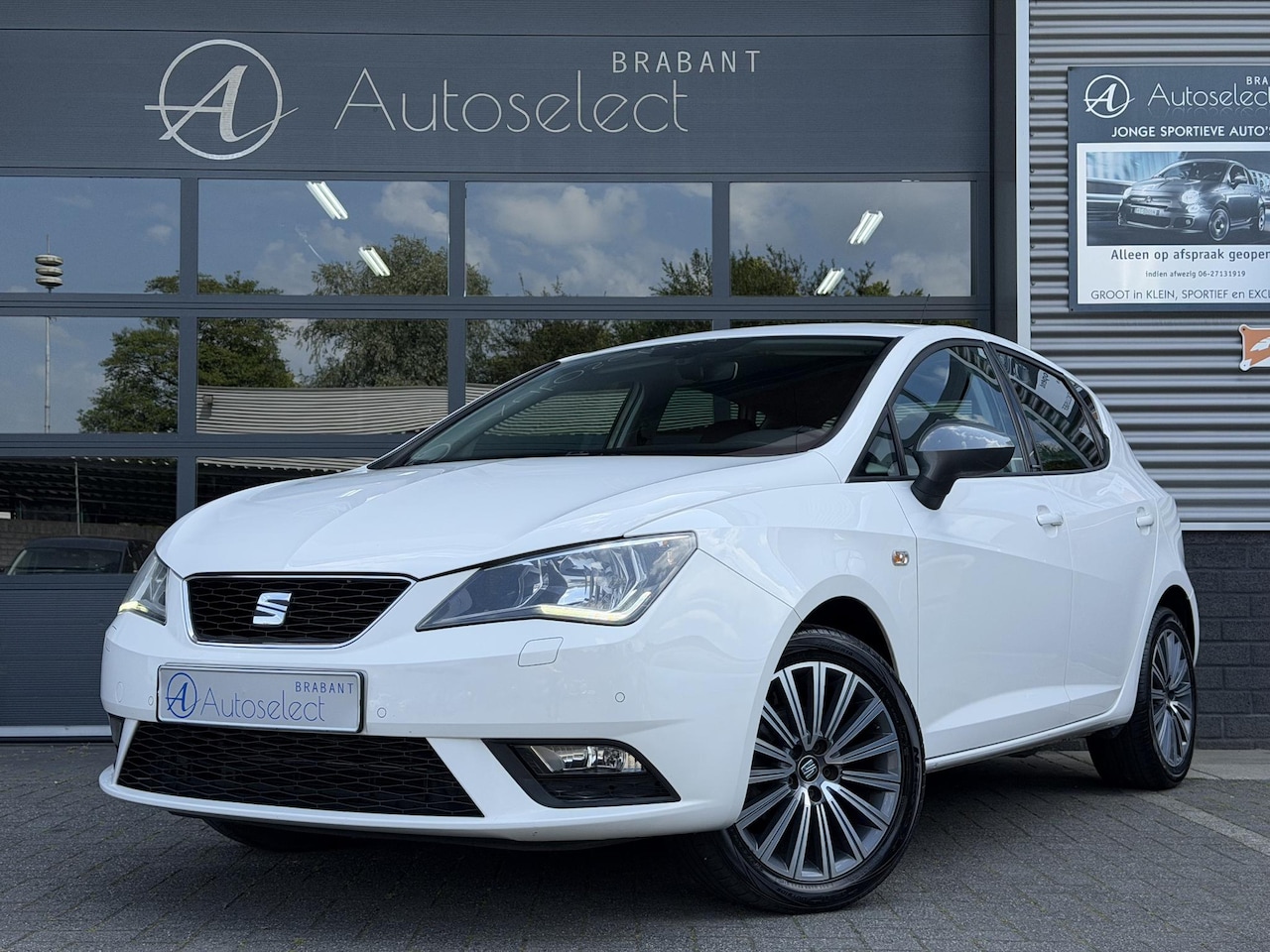 SEAT Ibiza - 1.2 TSI Connect Clima| Navi| Led - AutoWereld.nl