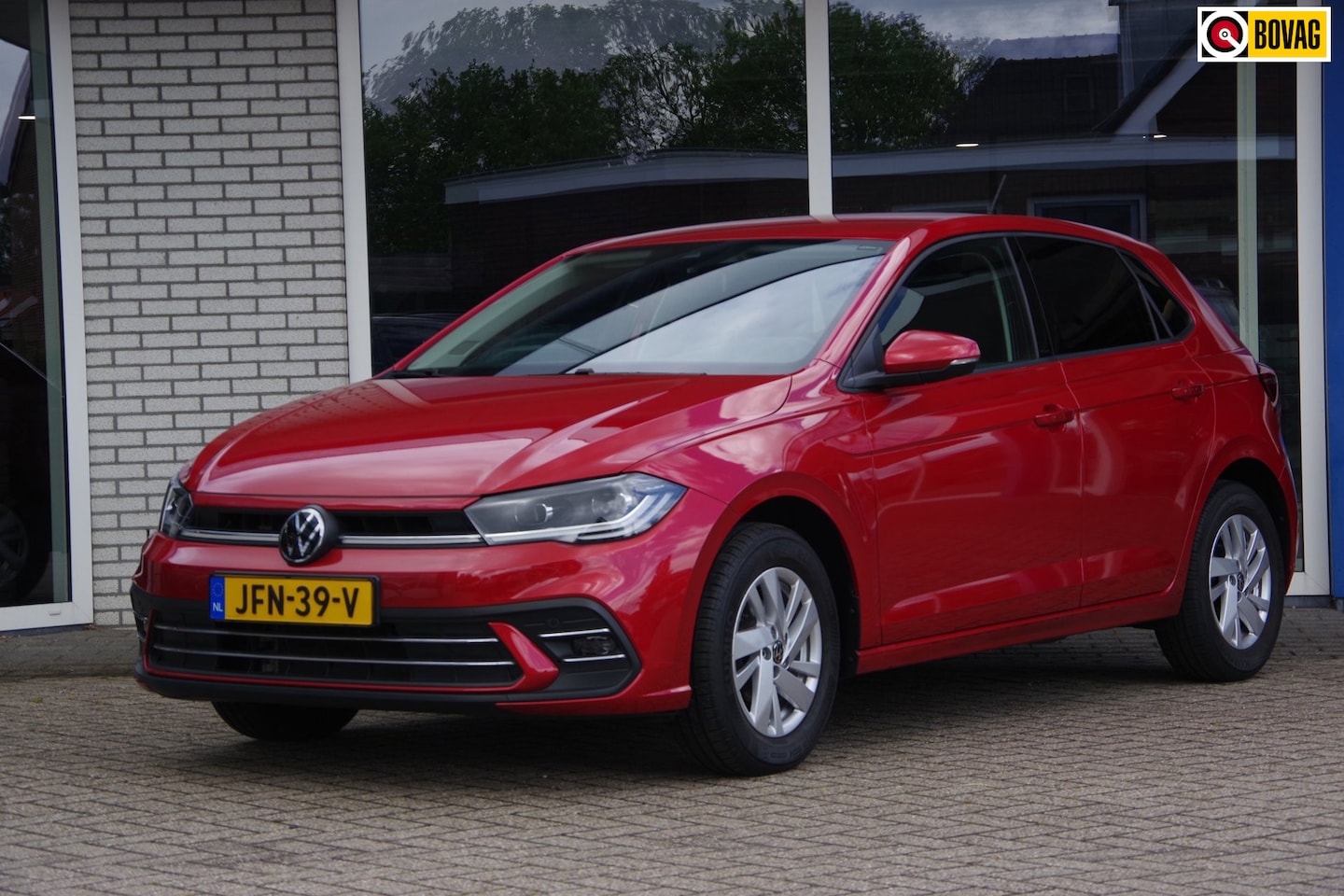 Volkswagen Polo - 1.0 TSI Navigatie App-connect Adaptieve Cruise-control Stoelverwarming - AutoWereld.nl