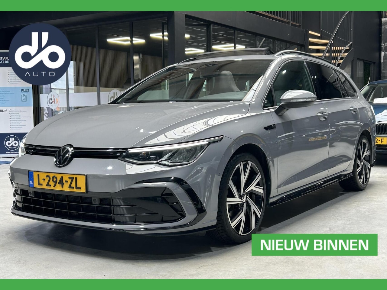Volkswagen Golf Variant - 1.5 DSG AUTOM. 150pk eTSI R-Line PANO I DIGI DISPLAY I TREKHAAK I 18" LMV I ORG.NL + NAP + - AutoWereld.nl