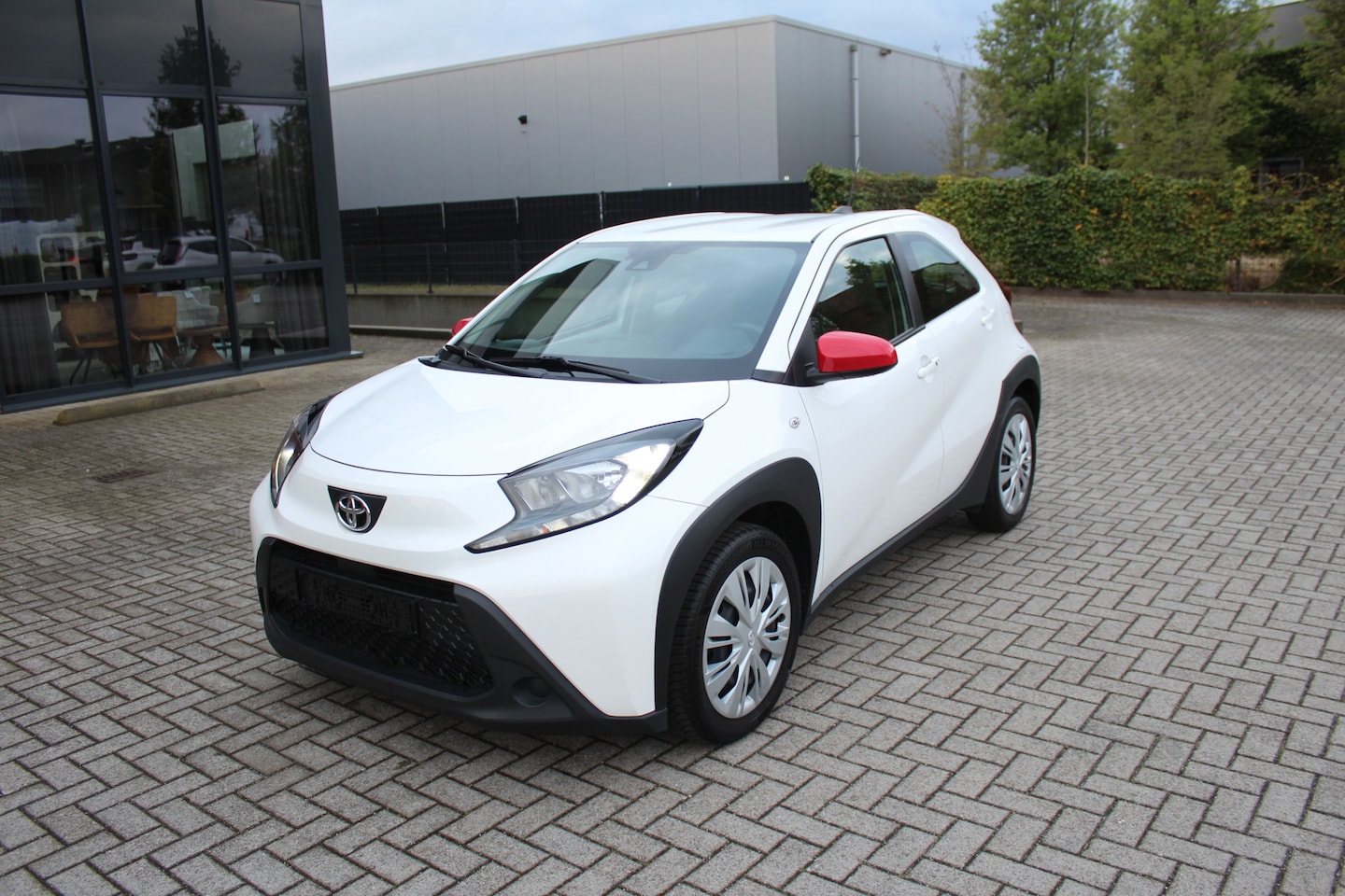 Toyota Aygo X - 1.0 VVT-i S-CVT Play Clima-Adapt. Cruise-Carplay-Camera - AutoWereld.nl