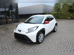 Toyota Aygo X - 1.0 VVT-i S-CVT Play Clima-Adapt. Cruise-Carplay-Camera