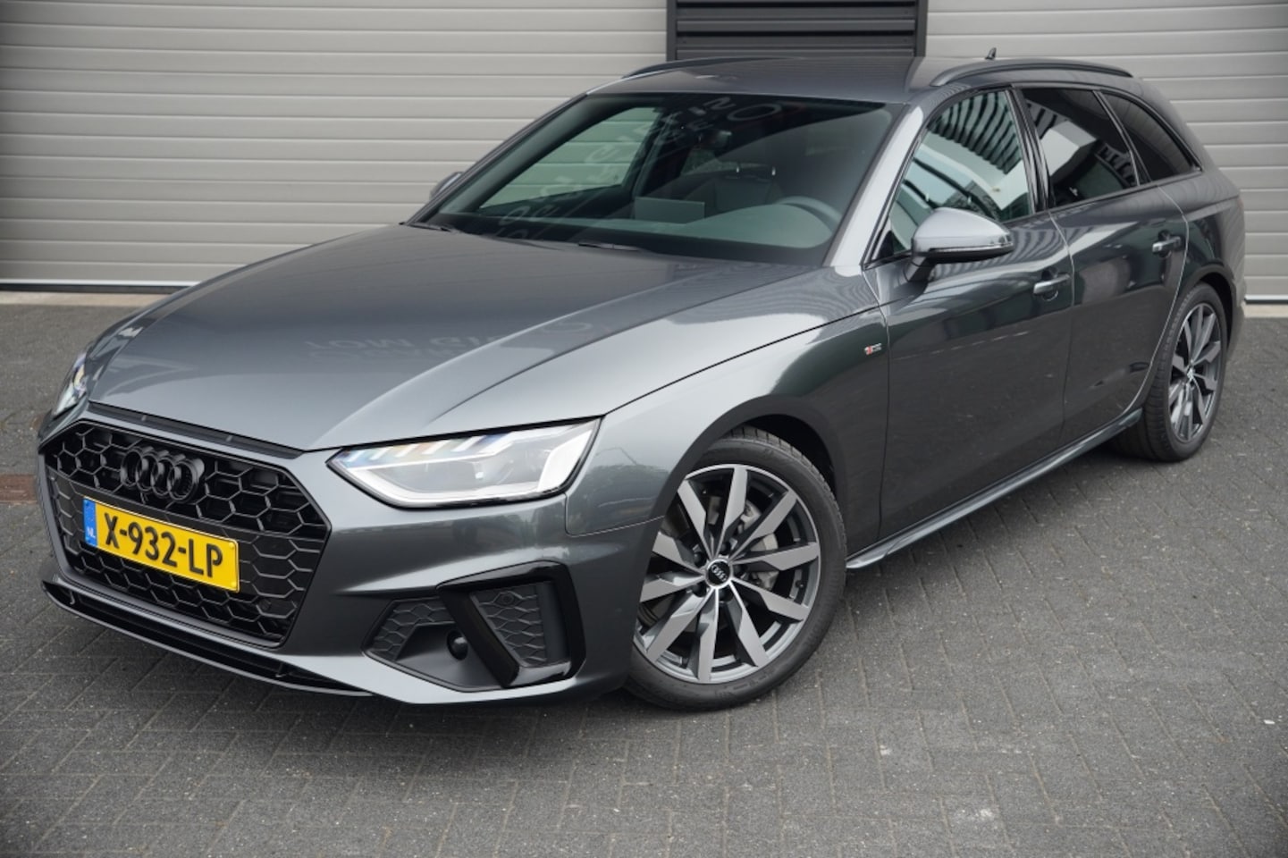 Audi A4 Avant - 40 TFSI S ed comp, black edition, lage km stand, DAB, - AutoWereld.nl