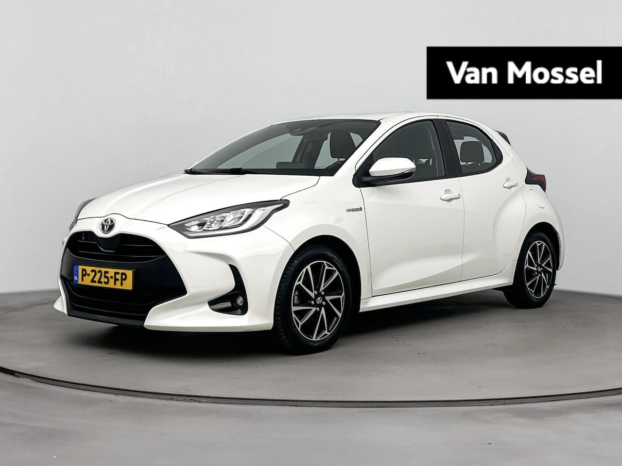 Toyota Yaris - 1.5 Hybrid Dynamic 116PK | Automaat | Navigatie | Stoelverwarming | Climate Control | Appl - AutoWereld.nl