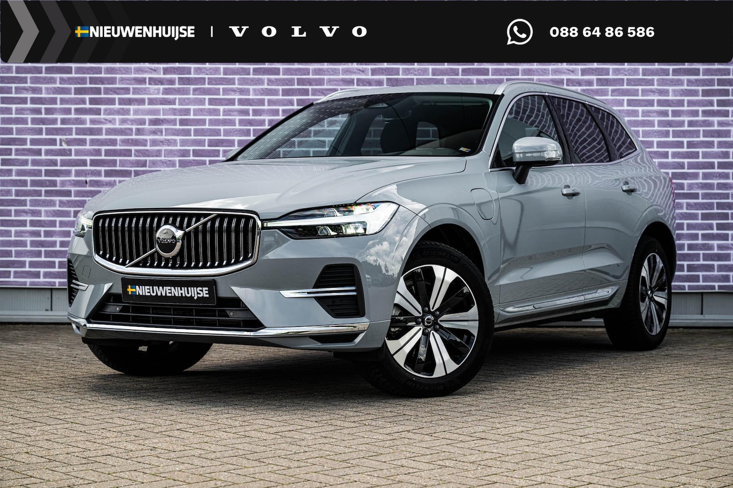 Volvo XC60 - 2.0 T6 Plug-in hybrid AWD Essential Edition Bright | PHEV | Trekhaak | Panoramadak | Achte - AutoWereld.nl