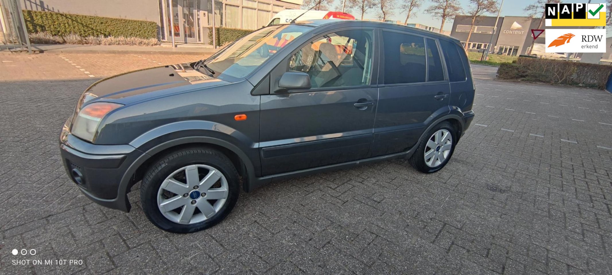 Ford Fusion - 1.4-16V Futura (((( nette strakke auto ,rijdt prima )))) - AutoWereld.nl