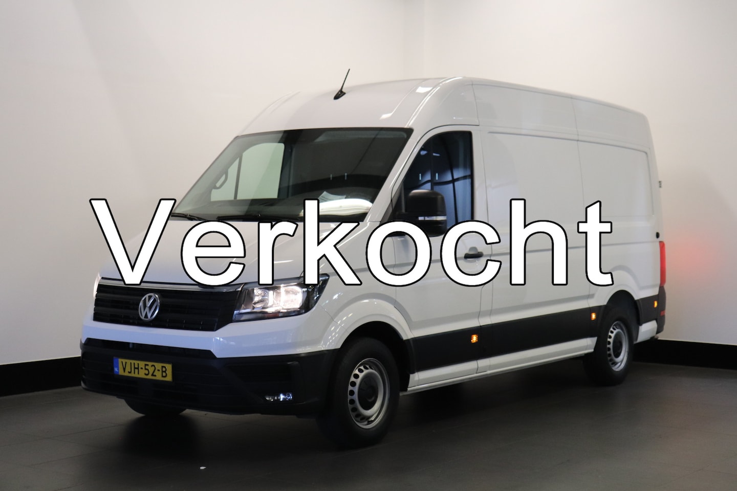 Volkswagen Crafter - 2.0 TDI 140PK L3H3 EURO 6 - Airco - Navi - Cruise - € 18.950,- Excl. - AutoWereld.nl