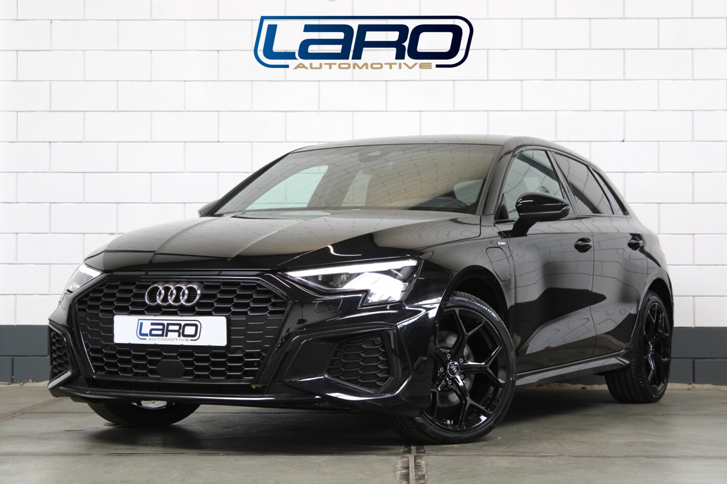 Audi A3 Sportback - 40 TFSI e S-Line | B&O Cam Sfeer CarPlay ACC Keyless Elek. klep Black optic - AutoWereld.nl