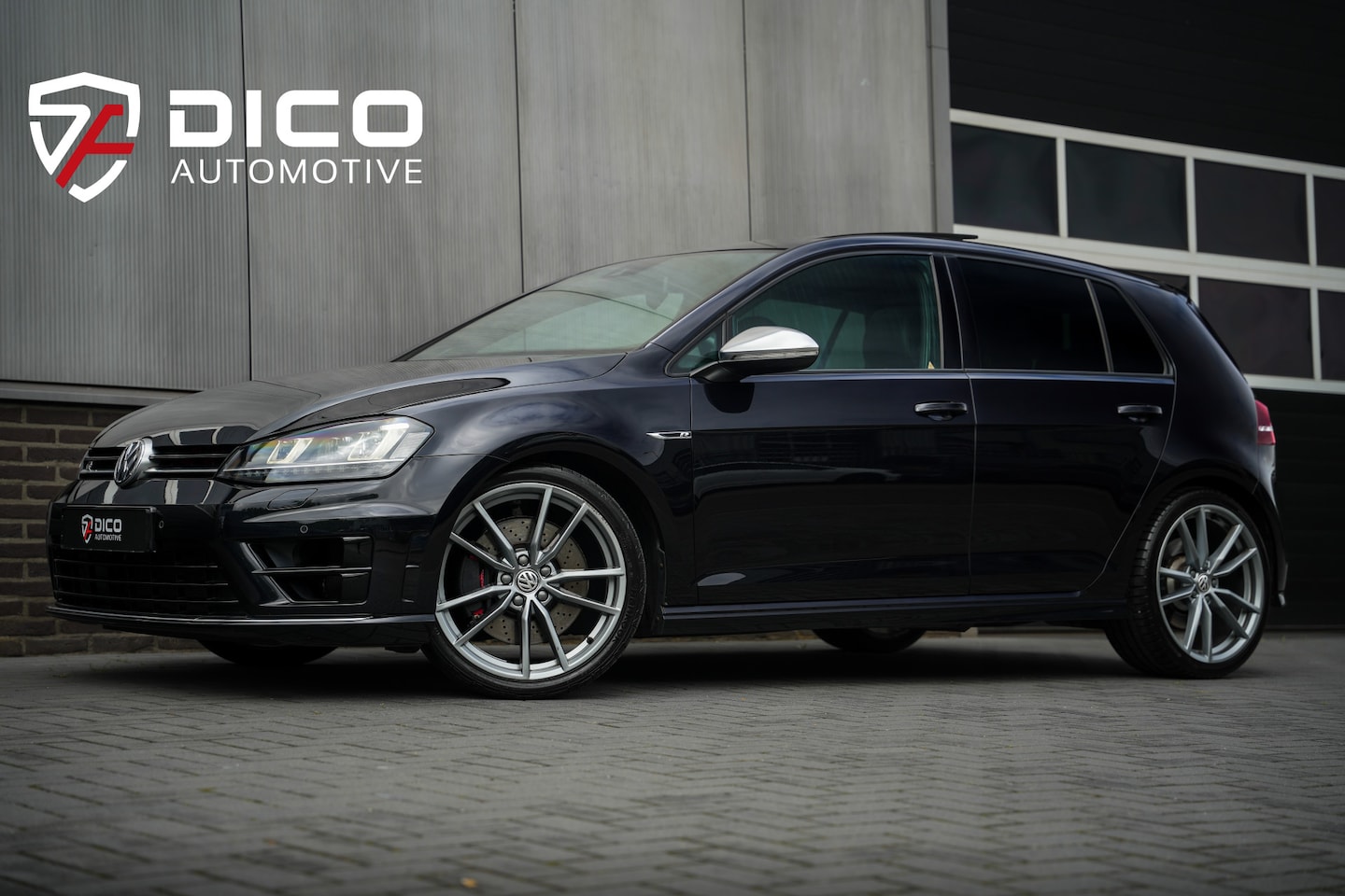 Volkswagen Golf - R 2.0 TSI 301 pk 4Motion / Eventuri-Intake/ Pano-Dak/ Dynaudio/ Keyless/ Select-Drive/ Led - AutoWereld.nl
