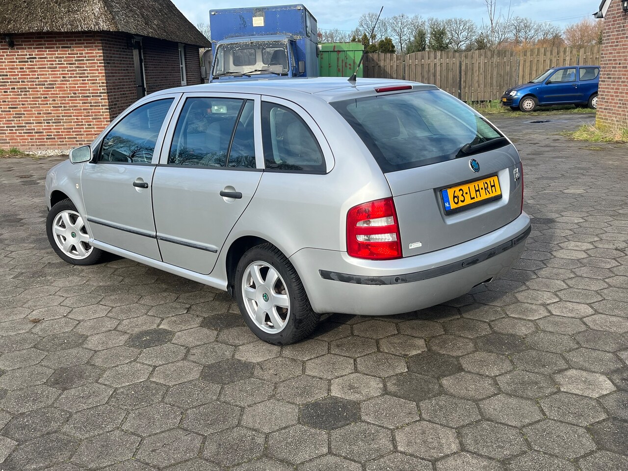 Skoda Fabia Combi - 2.0 Elegance+