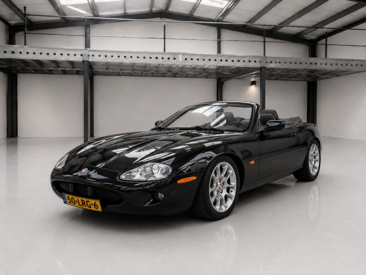 Jaguar XKR - 4.0 V8 Convertible 4.0 V8 Convertible - AutoWereld.nl