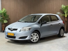 Toyota Auris - 1.6-16V Terra