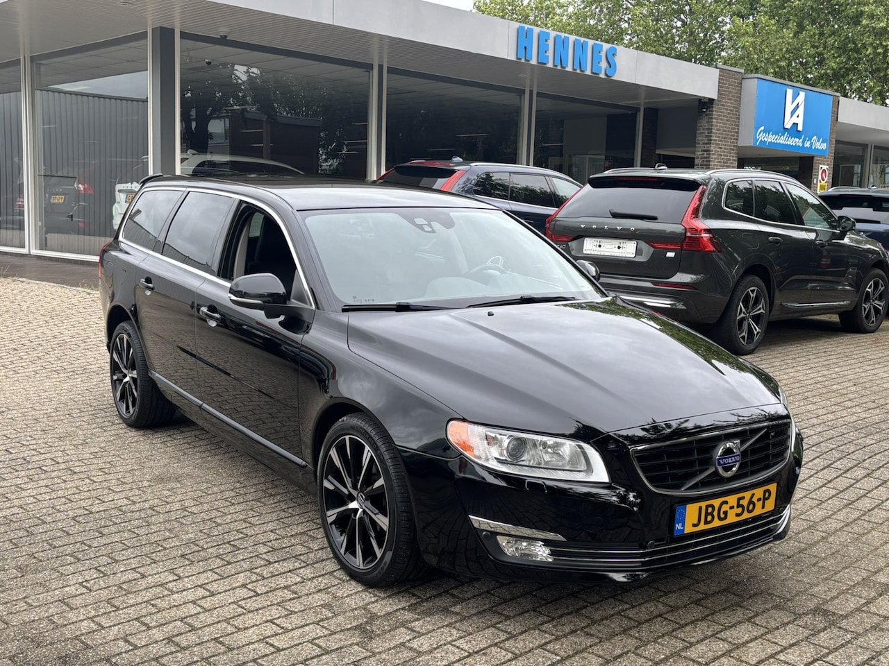 Volvo V70 - 3.0 T6 305pk AWD Summum Four-C Standkachel - AutoWereld.nl
