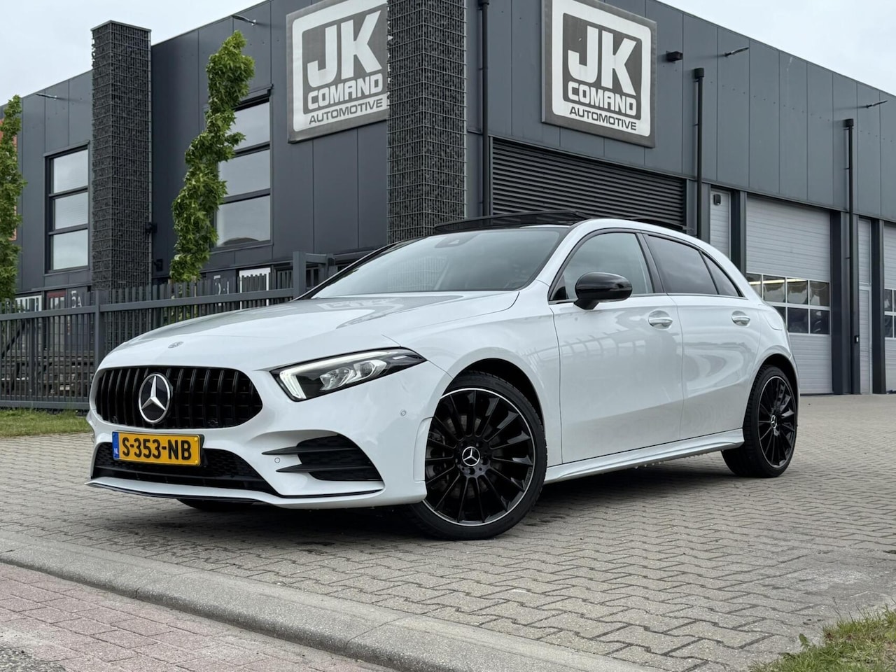 Mercedes-Benz A-klasse - 250 e AMG|Parelmoer|Pano|Sfeerverlichting|Widescreen|CarPlay|Etc - AutoWereld.nl