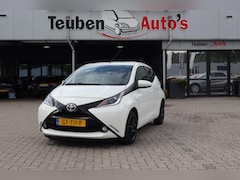 Toyota Aygo - 1.0 VVT-i x-play | Airco | Elektrische ramen |