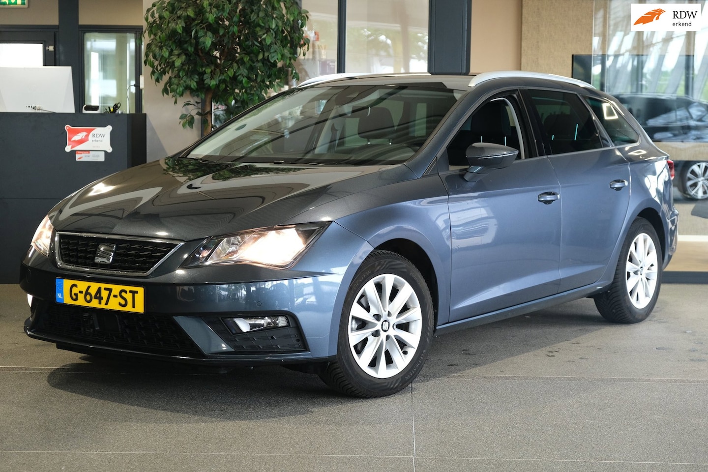 SEAT Leon ST - 1.0 TSI Ultimate Edition Virtual Navi Acc Cam Trek - AutoWereld.nl